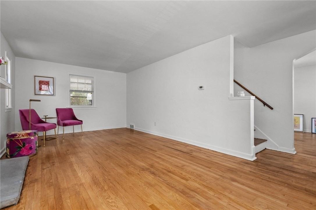 255 Gilkeson Rd - Photo 4 of 27