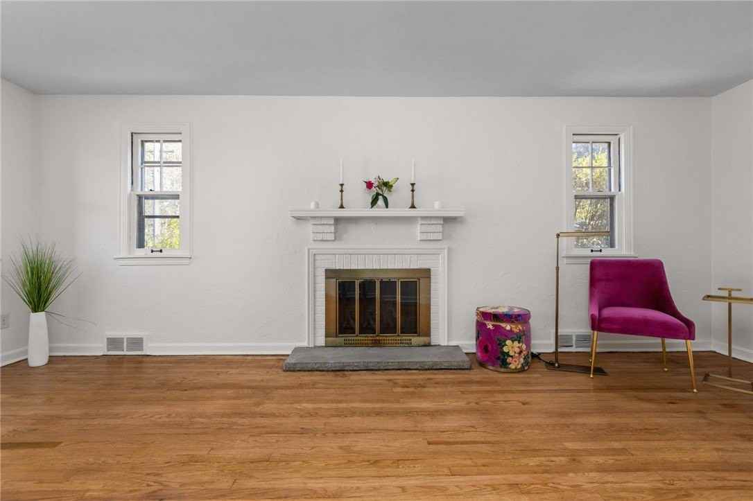 255 Gilkeson Rd - Photo 6 of 27