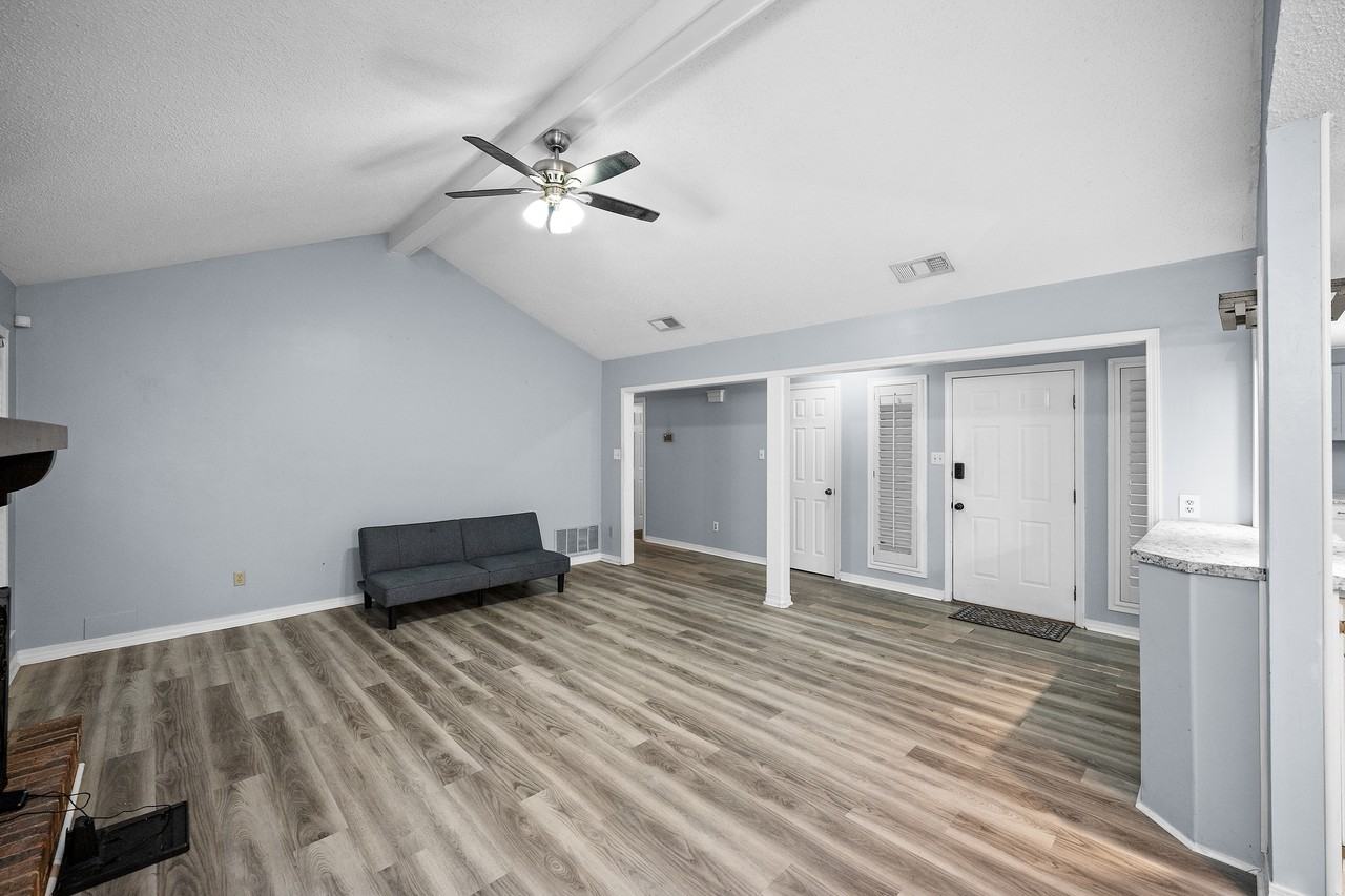 115 Donna Cir #1 - Photo 5 of 26
