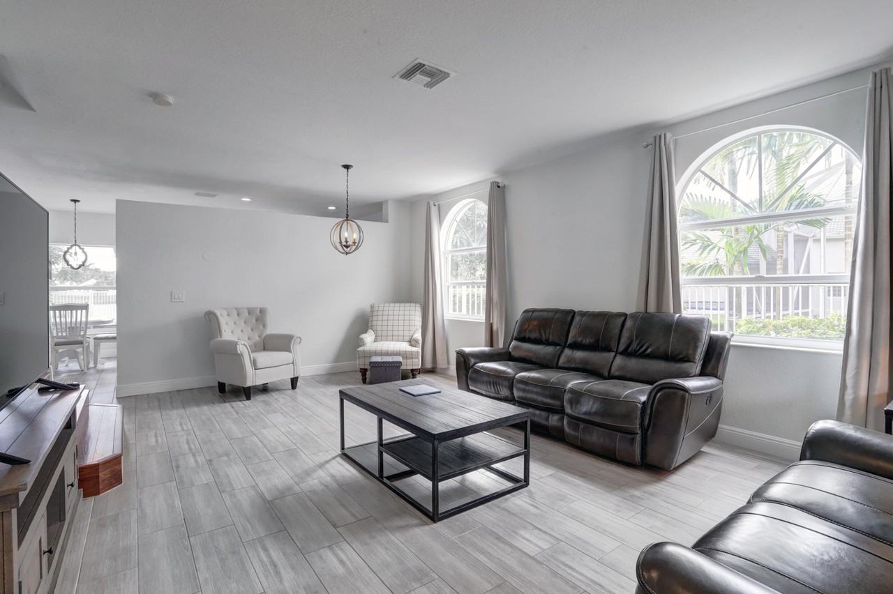 4018 Bluff Harbor Way - Photo 4 of 47