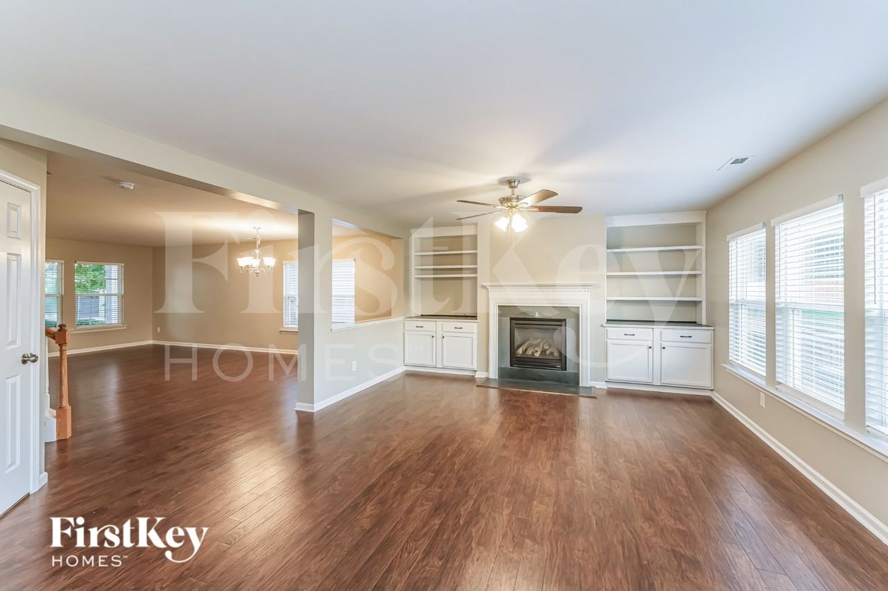 634 Conover Rd - Photo 3 of 19