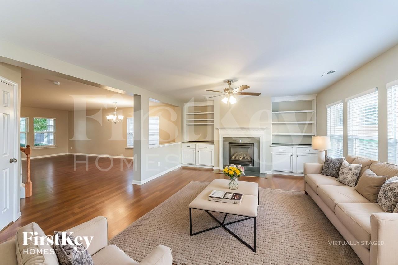 634 Conover Rd - Photo 4 of 19