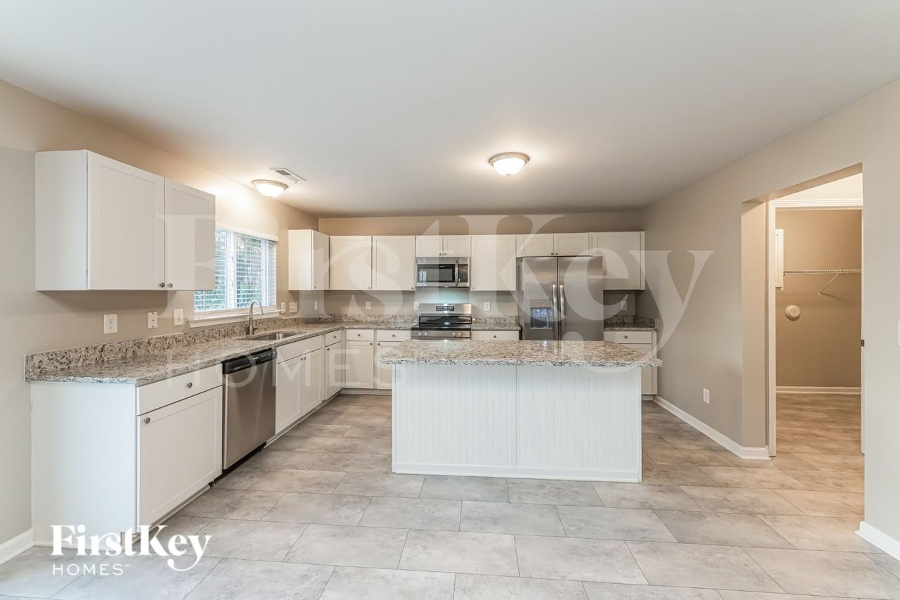 634 Conover Rd - Photo 5 of 19