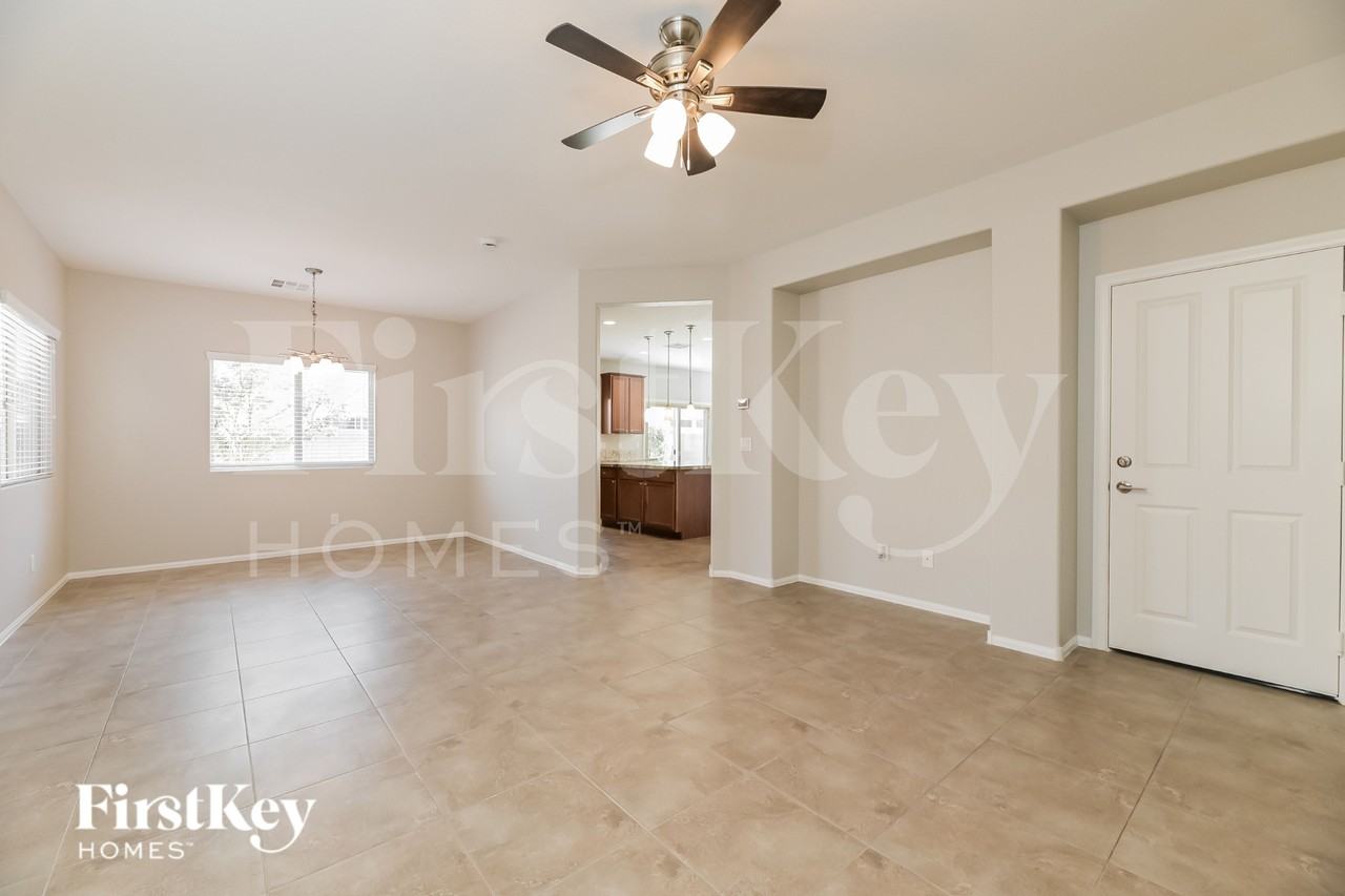 1417 Evans Canyon St - Photo 5 of 19