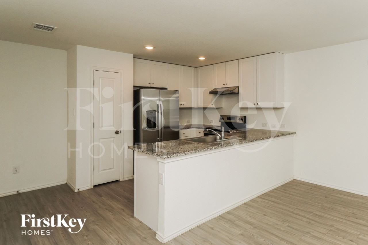 3945 Far Horizon - Photo 6 of 19