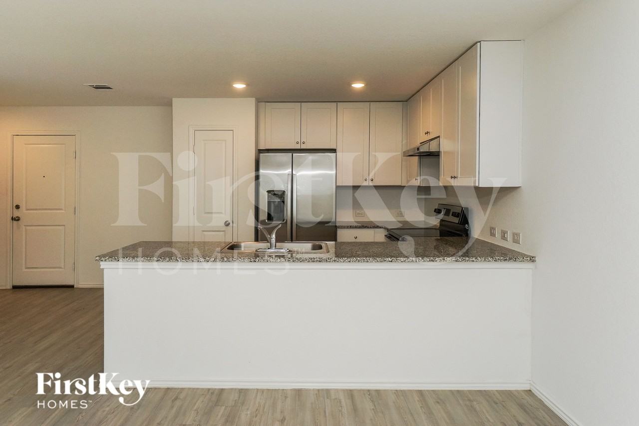 3945 Far Horizon - Photo 7 of 19