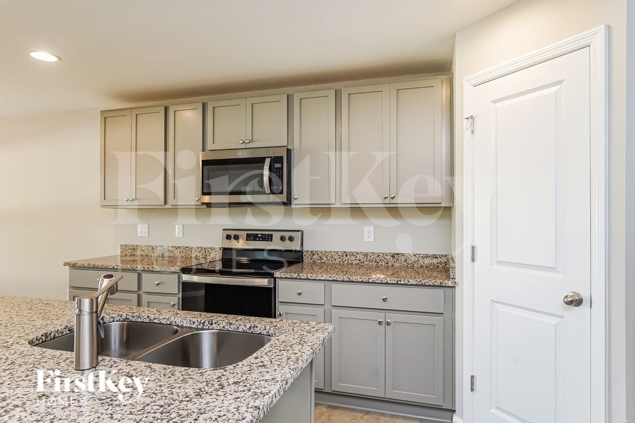 112 Southern Breeze Loop - Photo 6 of 15