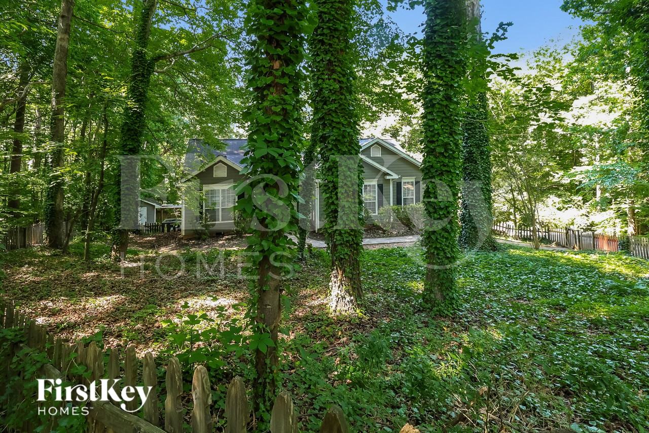 7815 Pinetuck Ln - Photo 2 of 19