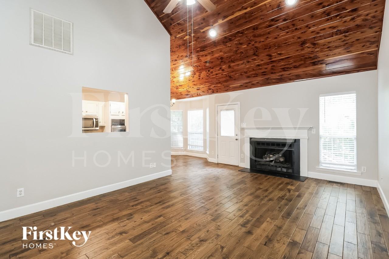 7815 Pinetuck Ln - Photo 5 of 19