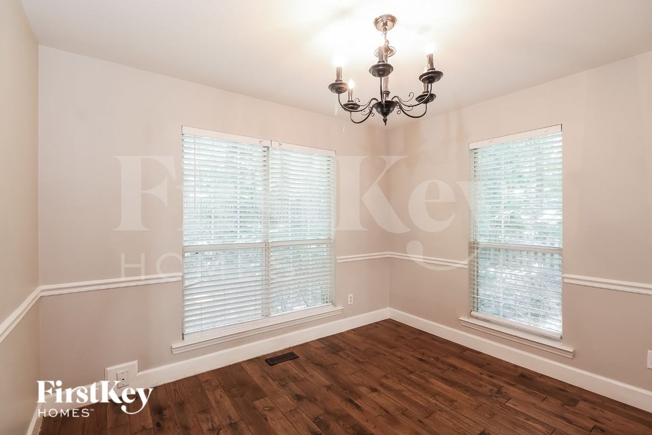 7815 Pinetuck Ln - Photo 6 of 19