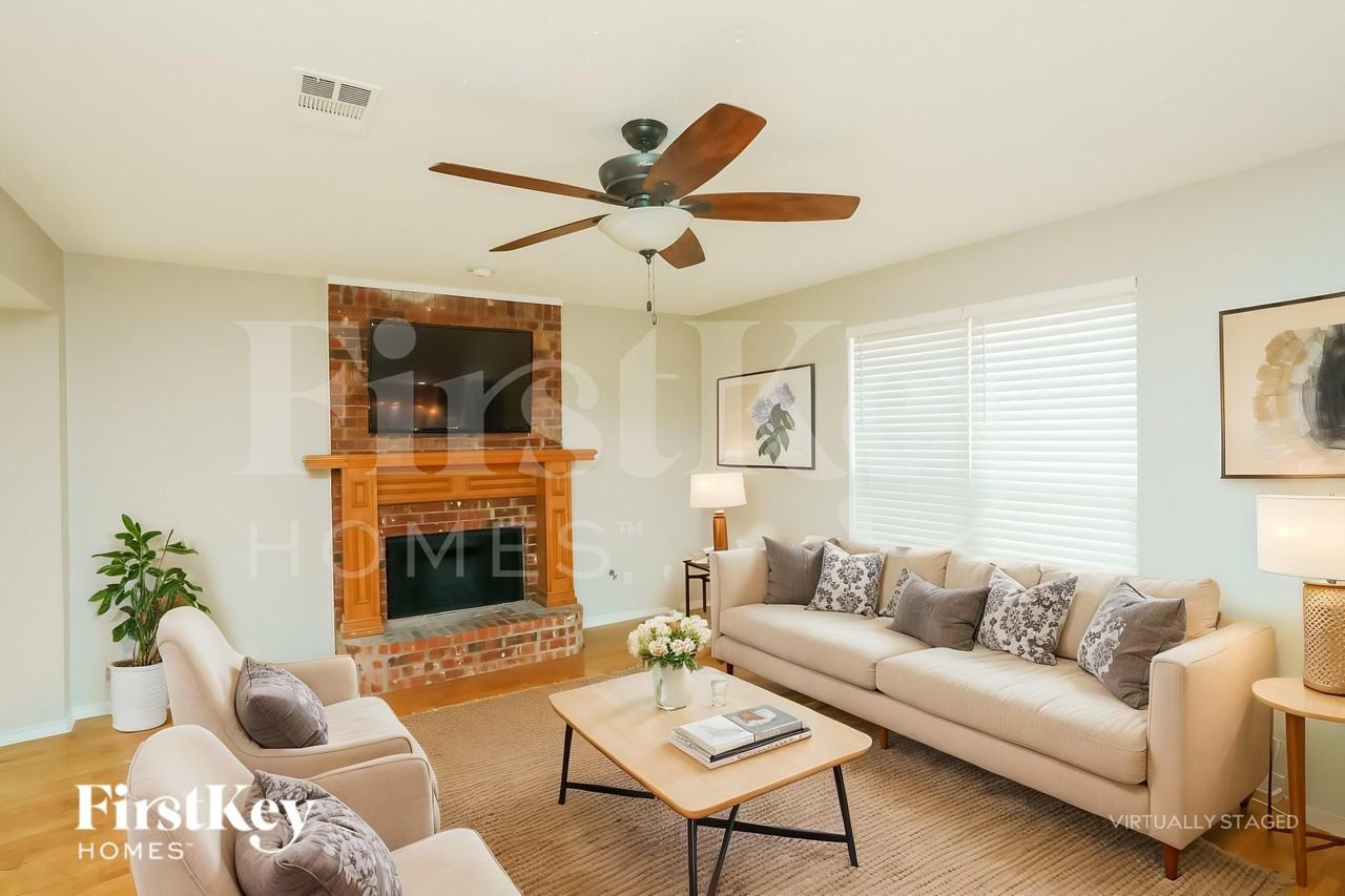 2137 San Simeon Dr - Photo 3 of 19