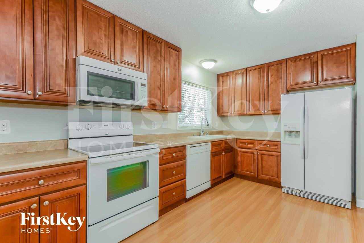 15721 Hill House Rd - Photo 6 of 16