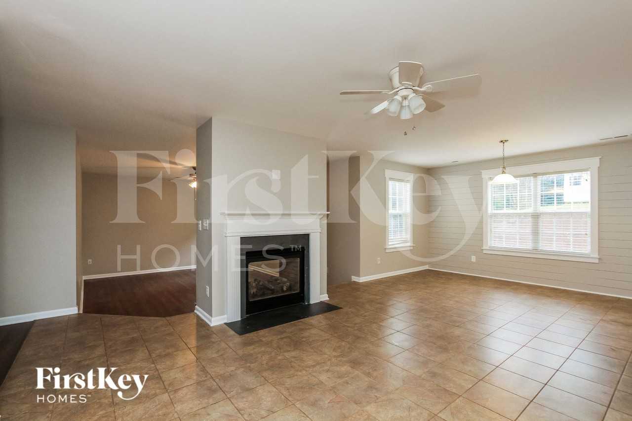 7671 W Berkeley Rd - Photo 3 of 14