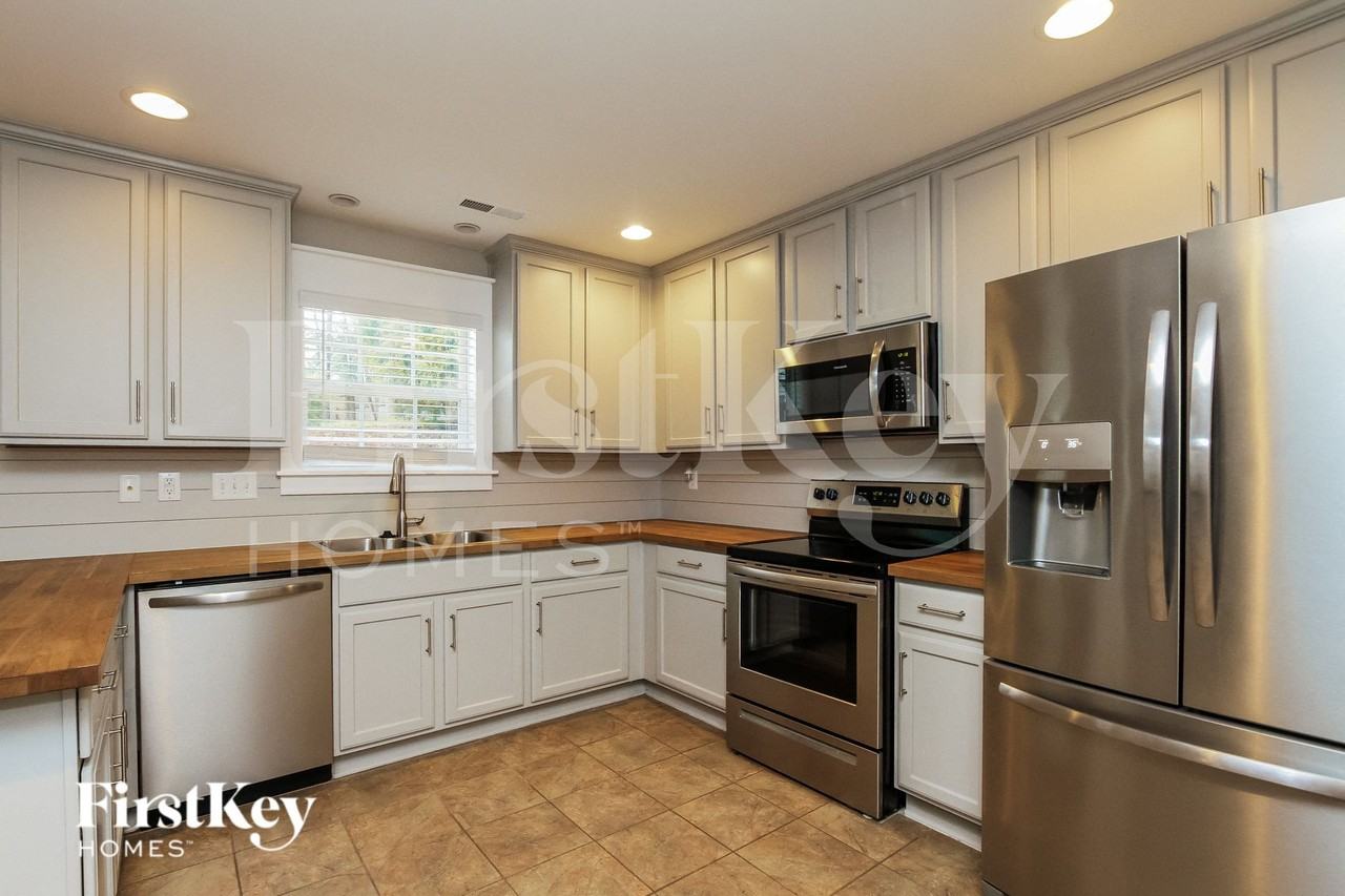 7671 W Berkeley Rd - Photo 6 of 14