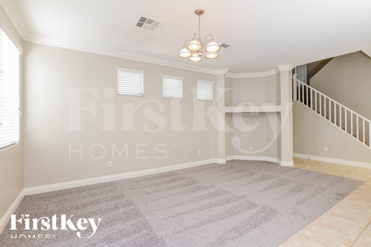 9553 Parker Springs Ct - Photo 3 of 15