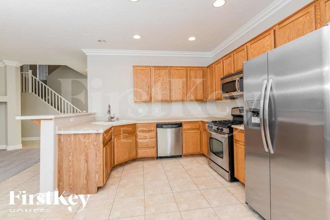 9553 Parker Springs Ct - Photo 5 of 15