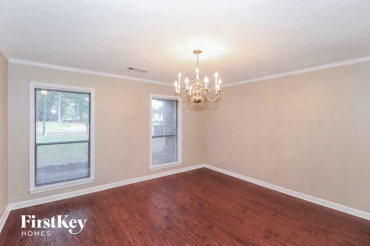 8418 Chippingham Dr - Photo 6 of 15