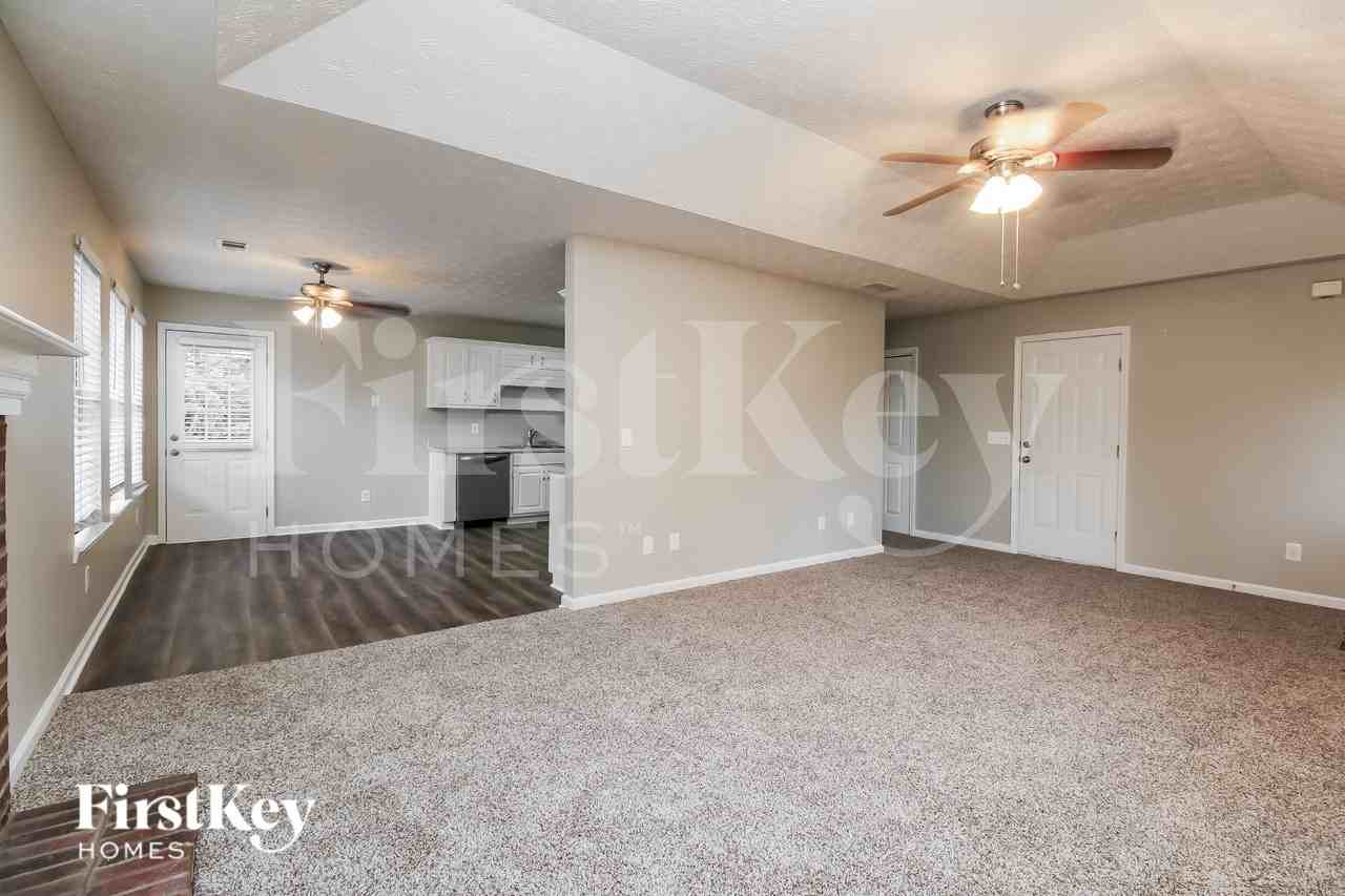 655 Pebble Blvd - Photo 2 of 19