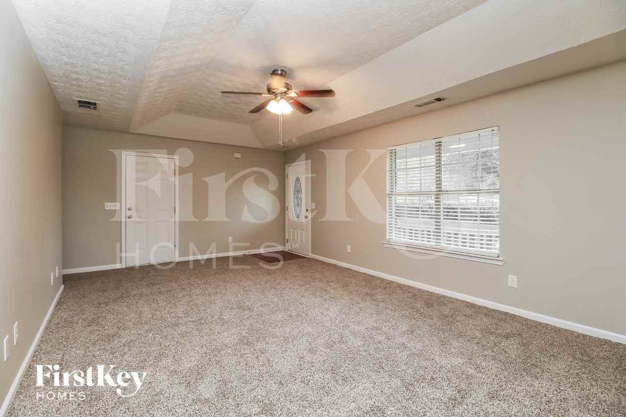 655 Pebble Blvd - Photo 3 of 19