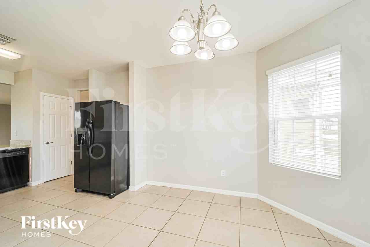 625 Sw 25th Ter - Photo 7 of 19