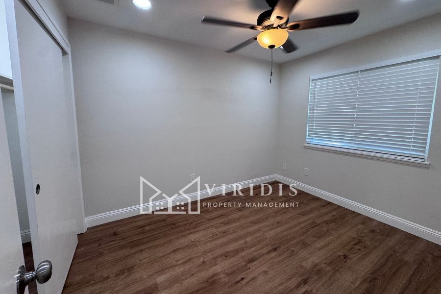 930 Olive Dr #26 - Photo 7 of 13