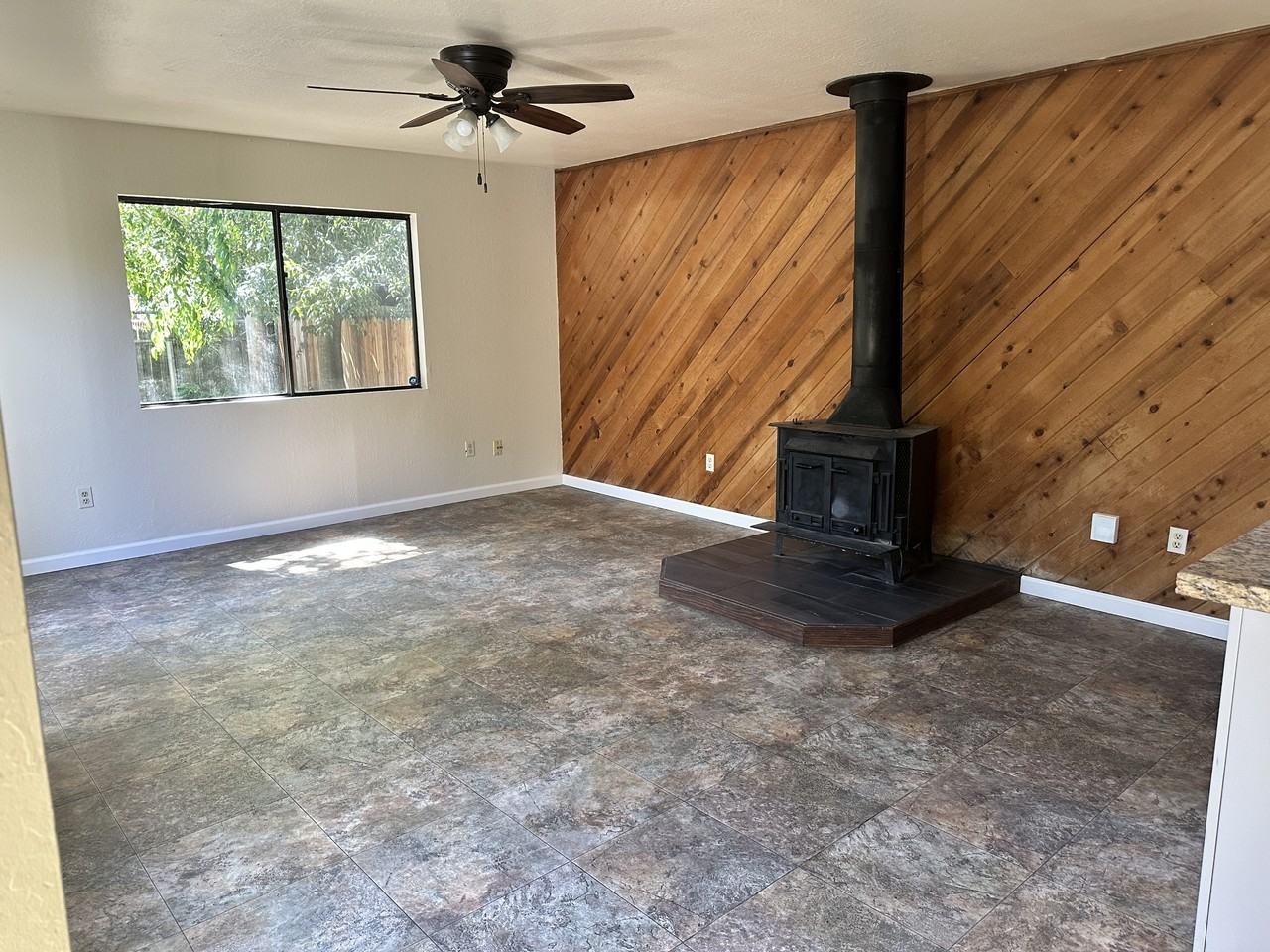 1125 Park Blvd #1 - Photo 5 of 12