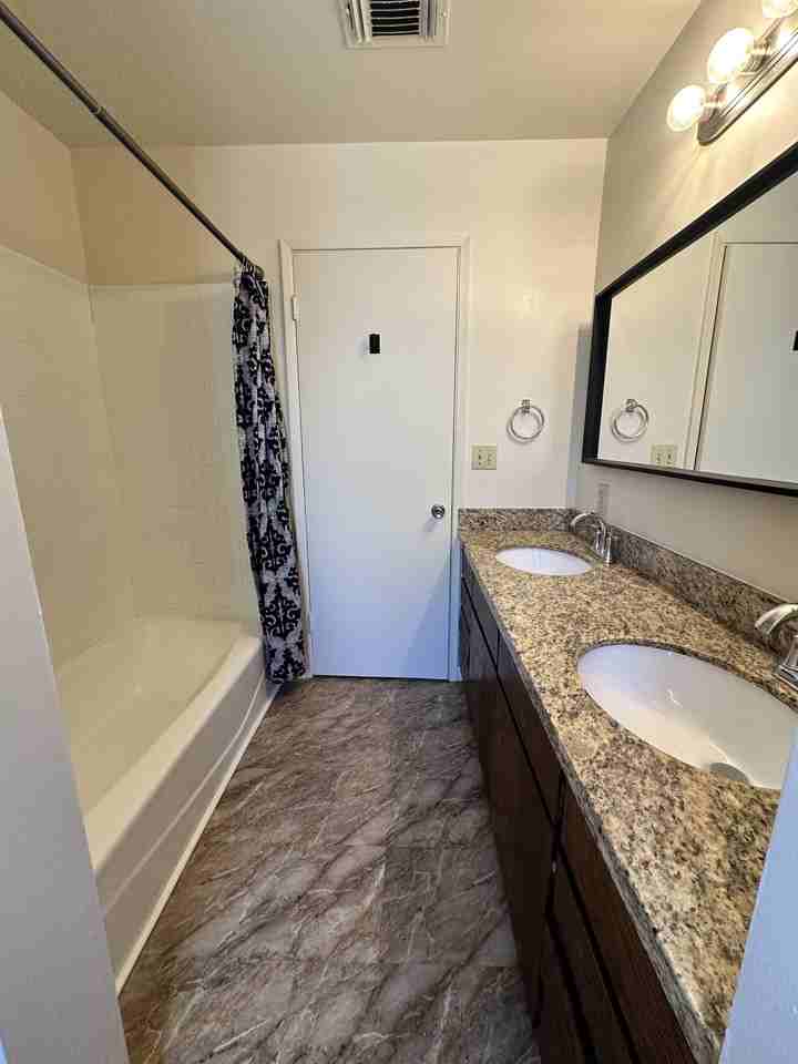1125 Park Blvd #1 - Photo 7 of 12