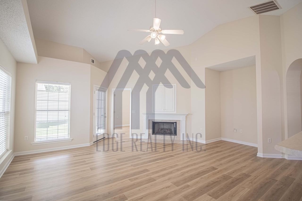 116 Slate Cir #1 - Photo 2 of 10
