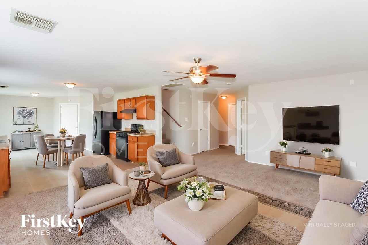 5018 Cottage Creek Ln - Photo 4 of 19