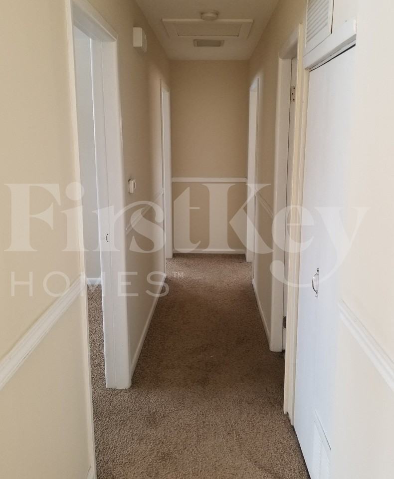 303 Prospect Ave - Photo 5 of 11