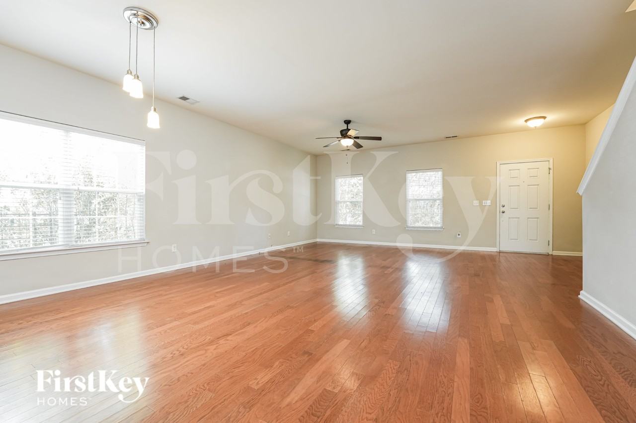 2901 Maybry Dr - Photo 3 of 19
