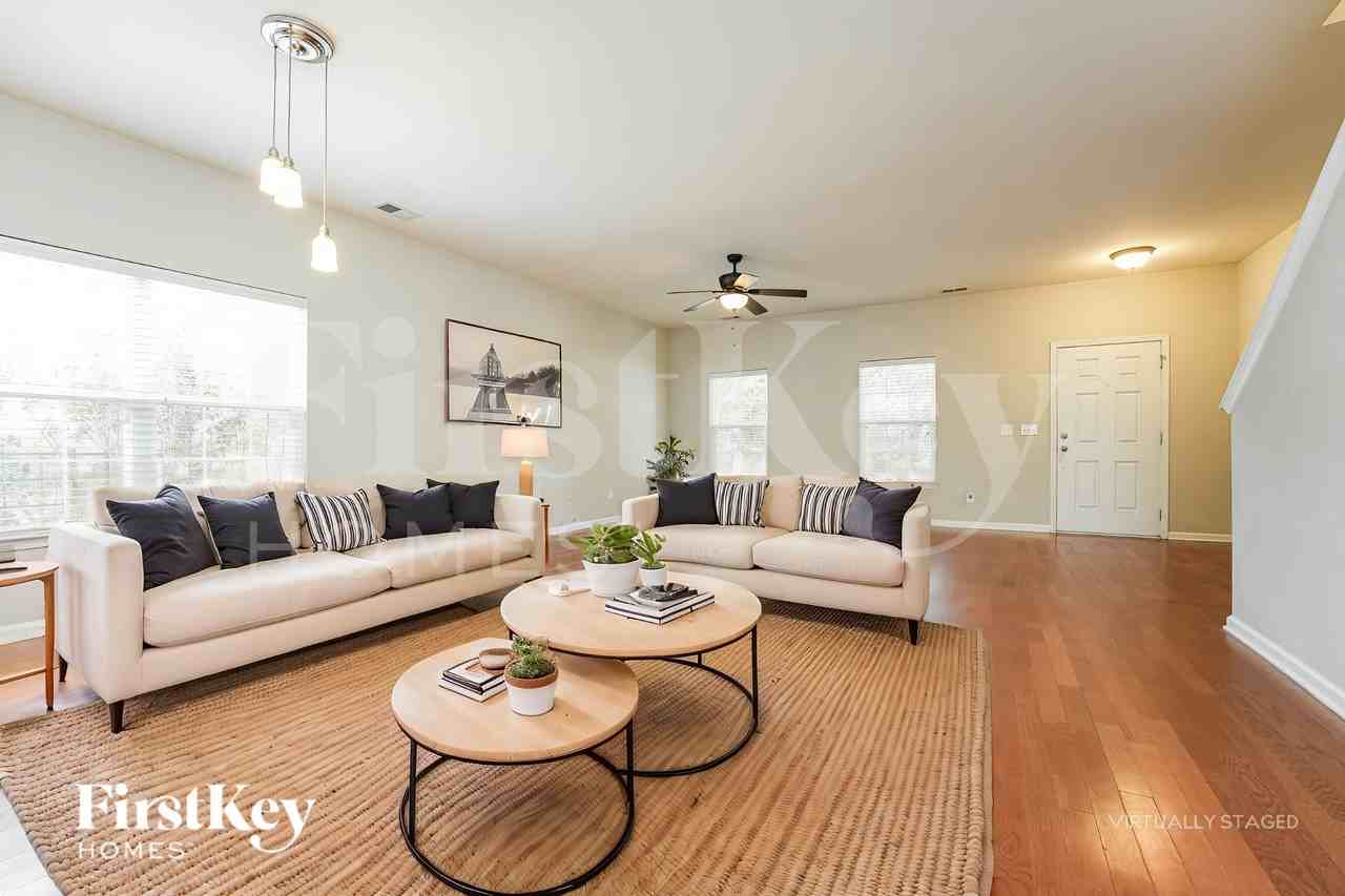2901 Maybry Dr - Photo 4 of 19