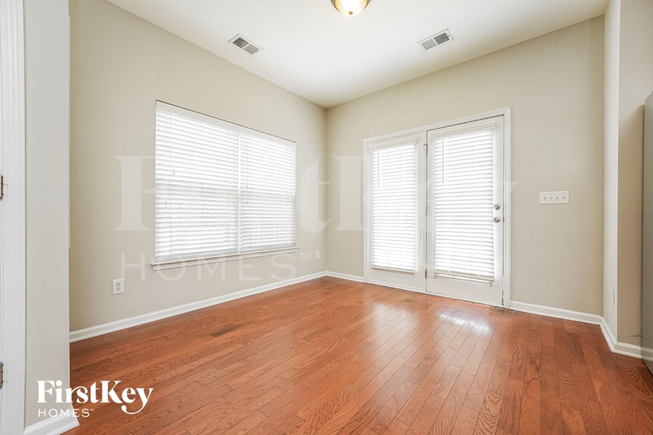 2901 Maybry Dr - Photo 5 of 19