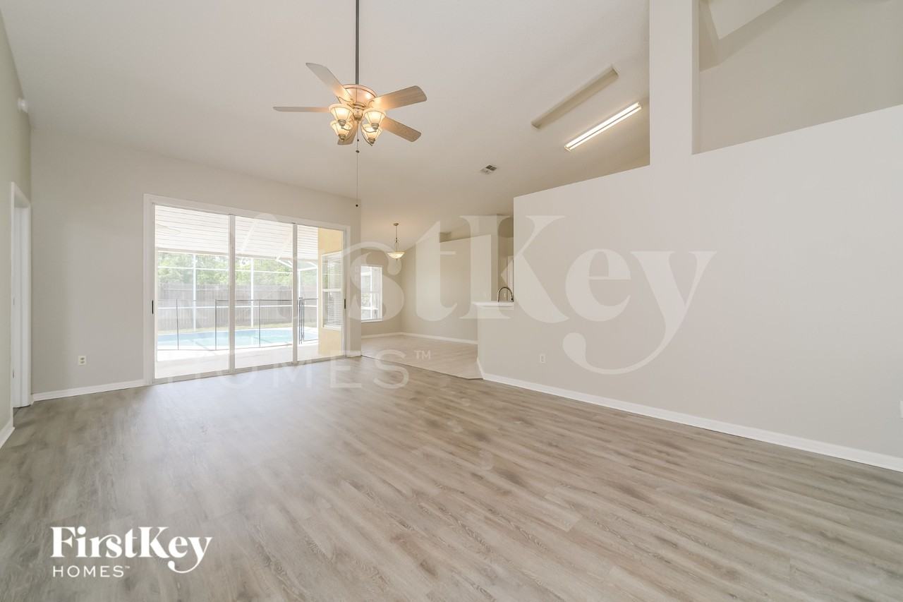 2841 Picadilly Cir - Photo 2 of 19