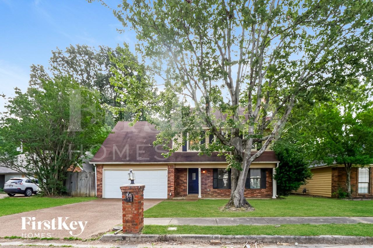 2428 Green Glen Dr