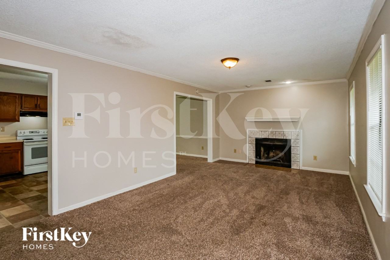 2428 Green Glen Dr - Photo 3 of 19