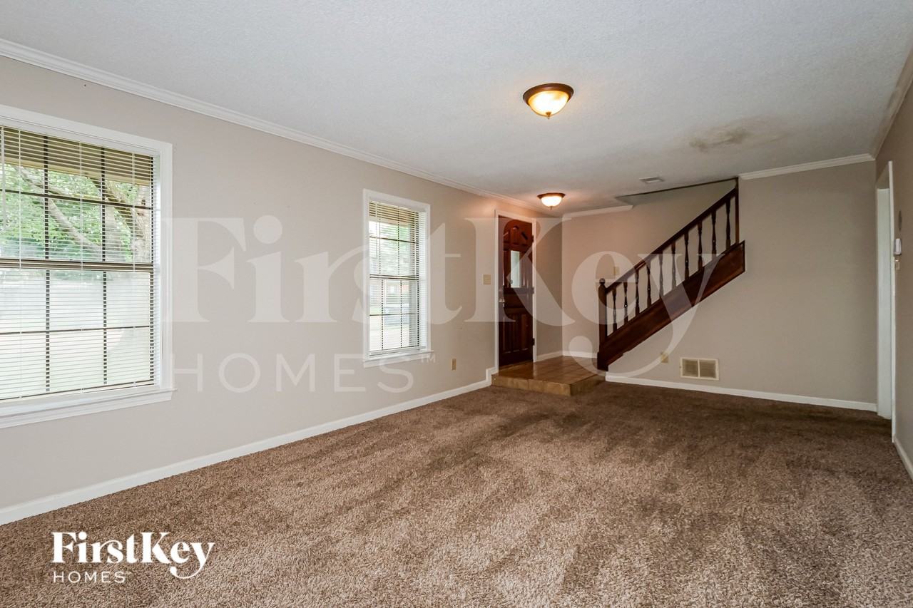 2428 Green Glen Dr - Photo 5 of 19