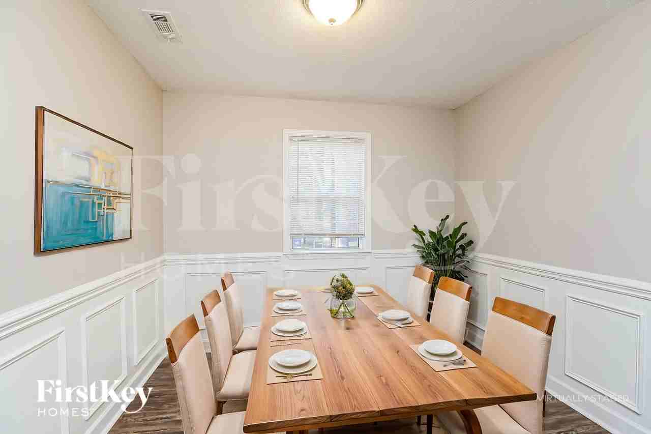 1716 Virginia St - Photo 7 of 19