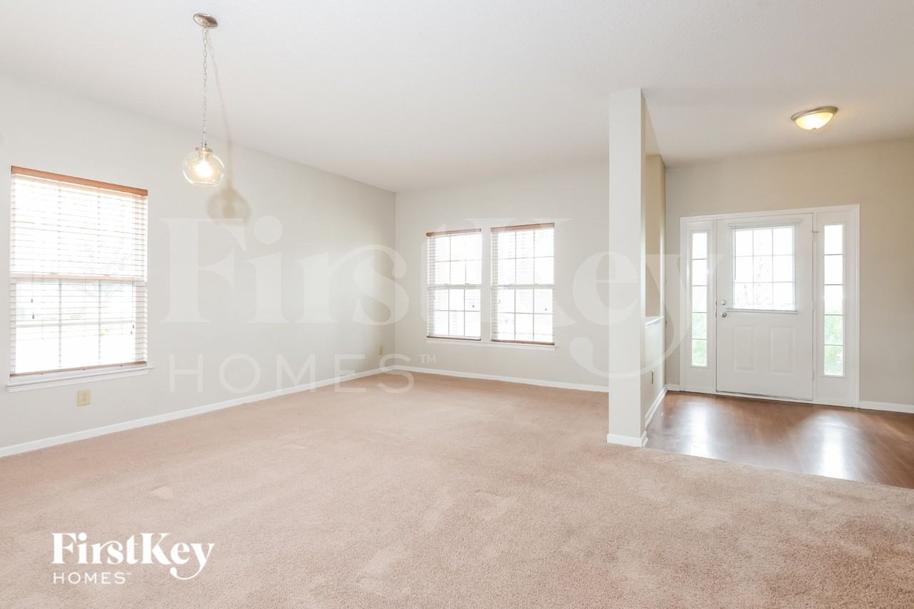 10735 Cyrus Dr - Photo 6 of 15