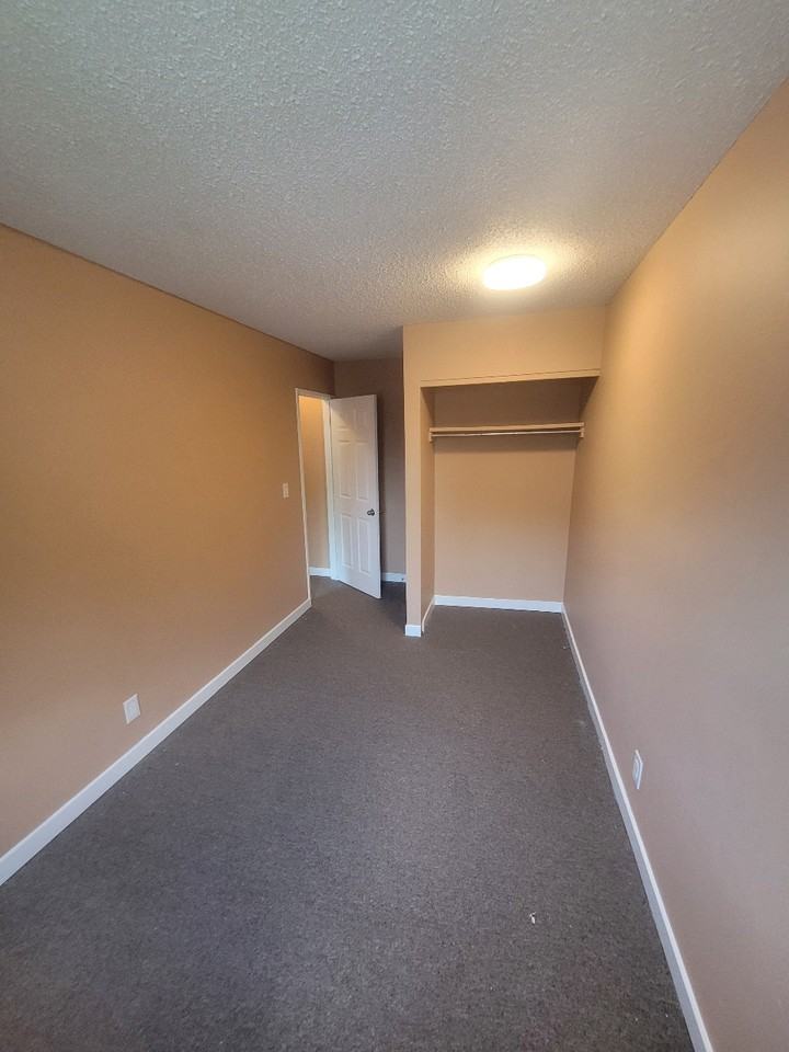 108 Kinver Ave #108 - Photo 5 of 11