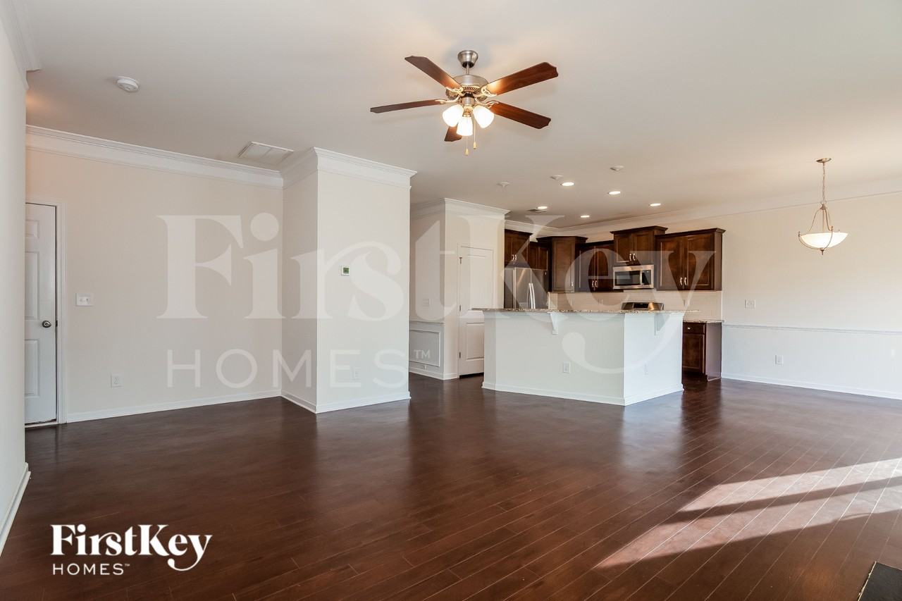 104 Rockhopper Ln - Photo 4 of 18