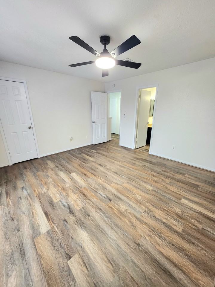 10045 Emerald Creek Dr #1 - Photo 3 of 28