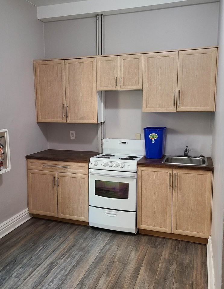 146 1-146 River Avenue #1 - Photo 3 of 5