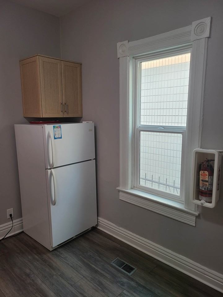 146 1-146 River Avenue #1 - Photo 4 of 5