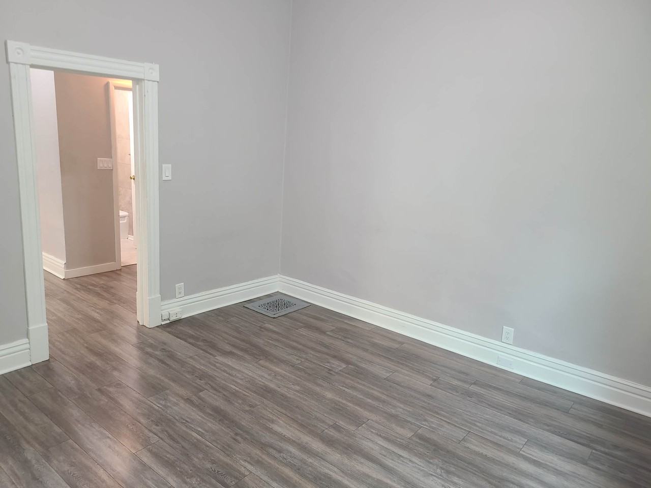 146 1-146 River Avenue #1 - Photo 5 of 5