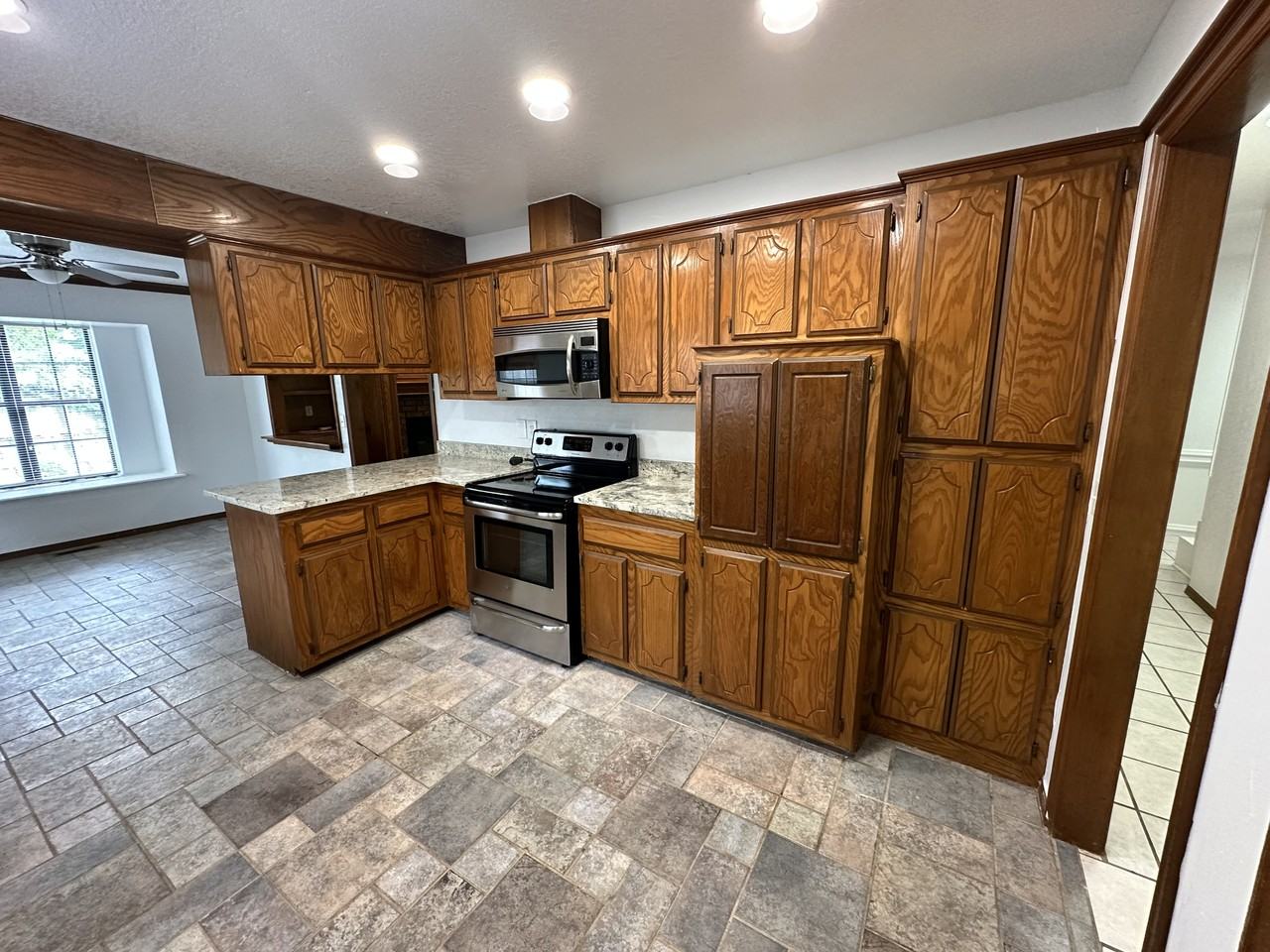 11832 Sw 4th St #1 - Photo 5 of 25
