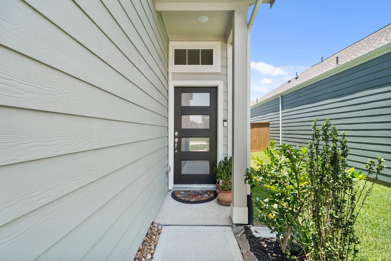7907 Starfish Arbor Dr - Photo 4 of 38