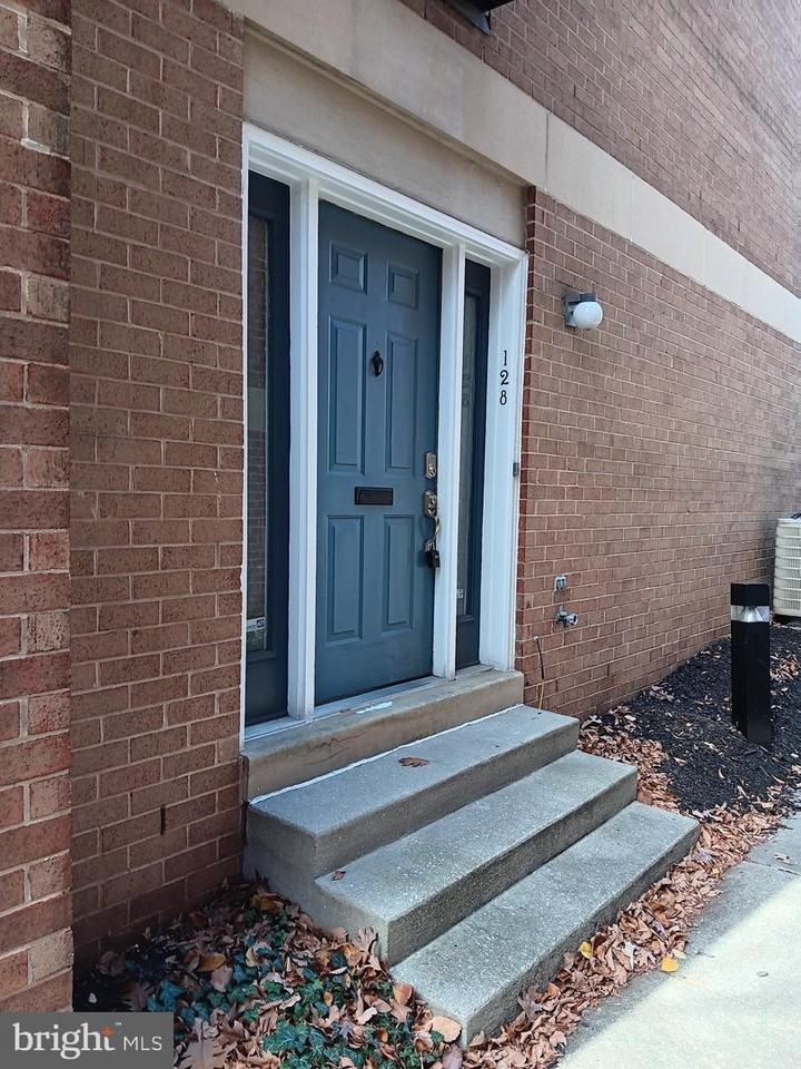 128 W Barre St - Photo 3 of 29