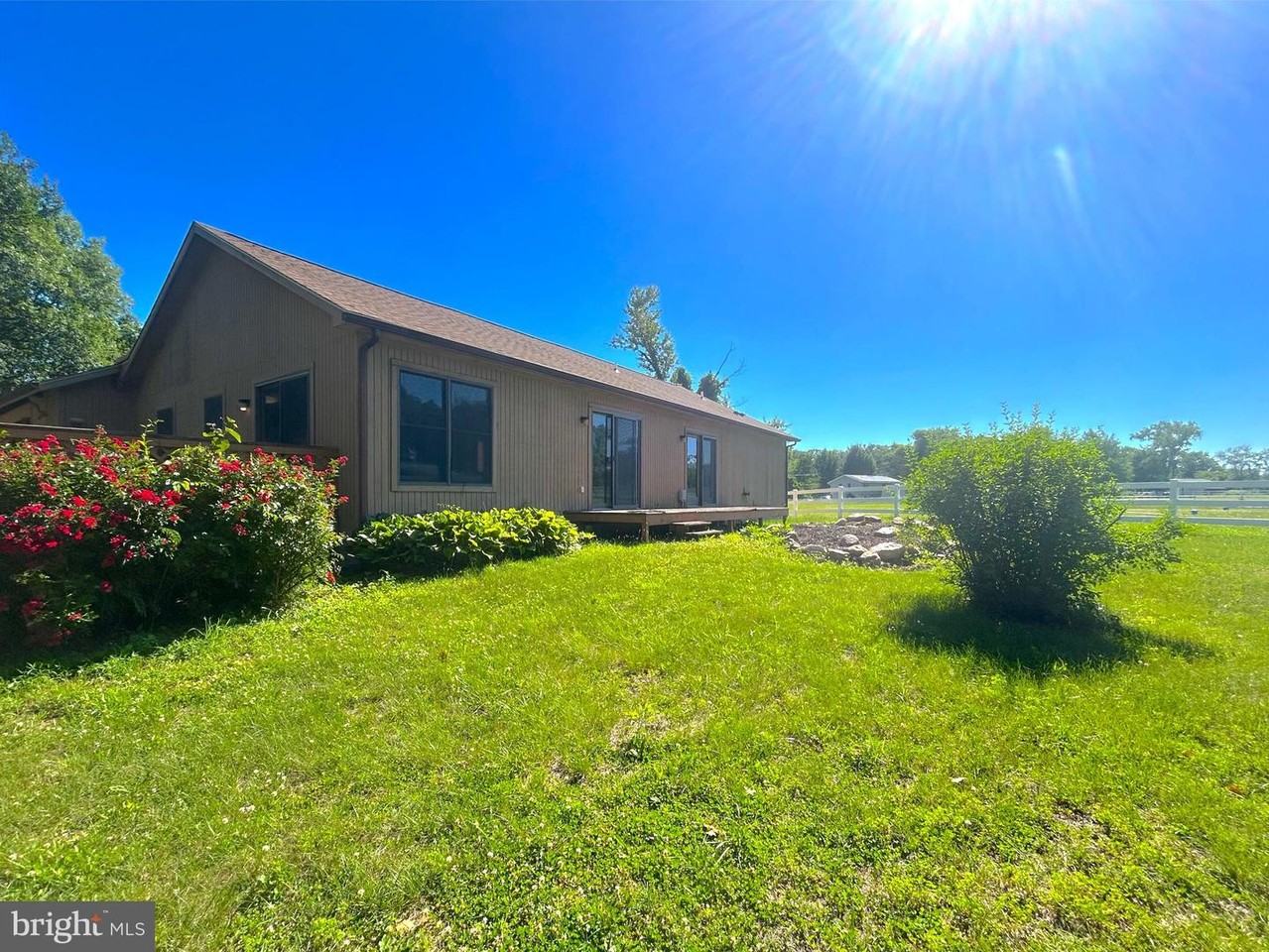 811 Court House Point Rd - Photo 2 of 17