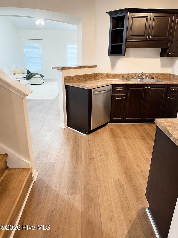 160 Brandimere Dr - Photo 3 of 18